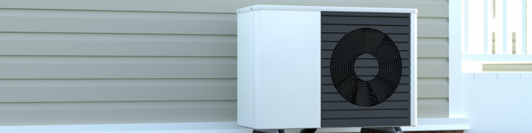 Wärmepumpe vor Hauswand